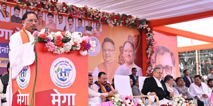‘मनखे-मनखे एक समान’ की भावना को साकार करता मेगा हेल्थ कैम्प : मुख्यमंत्री श्री विष्णु देव साय