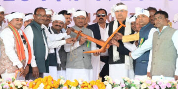  जनजातीय गौरव की स्वर्णिम विरासत: मुख्यमंत्री साय ने किया गैंदसिंह नायक की प्रतिमा का अनावरण