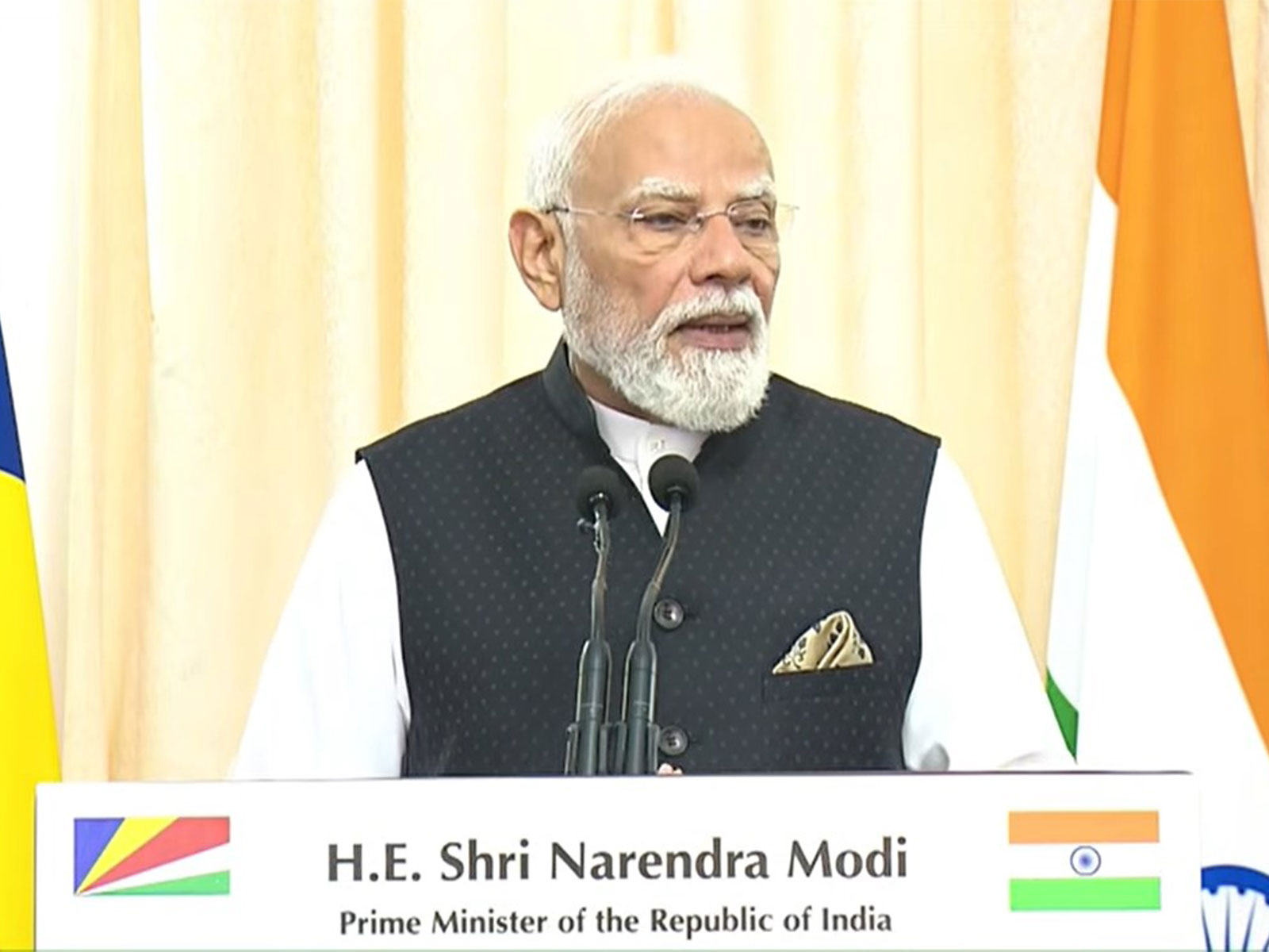 गार्डियन ऑफ द ब्लू होराइजन’ सम्मान जलवायु परिवर्तन का सामना कर रहे देशों को समर्पित : पीएम मोदी