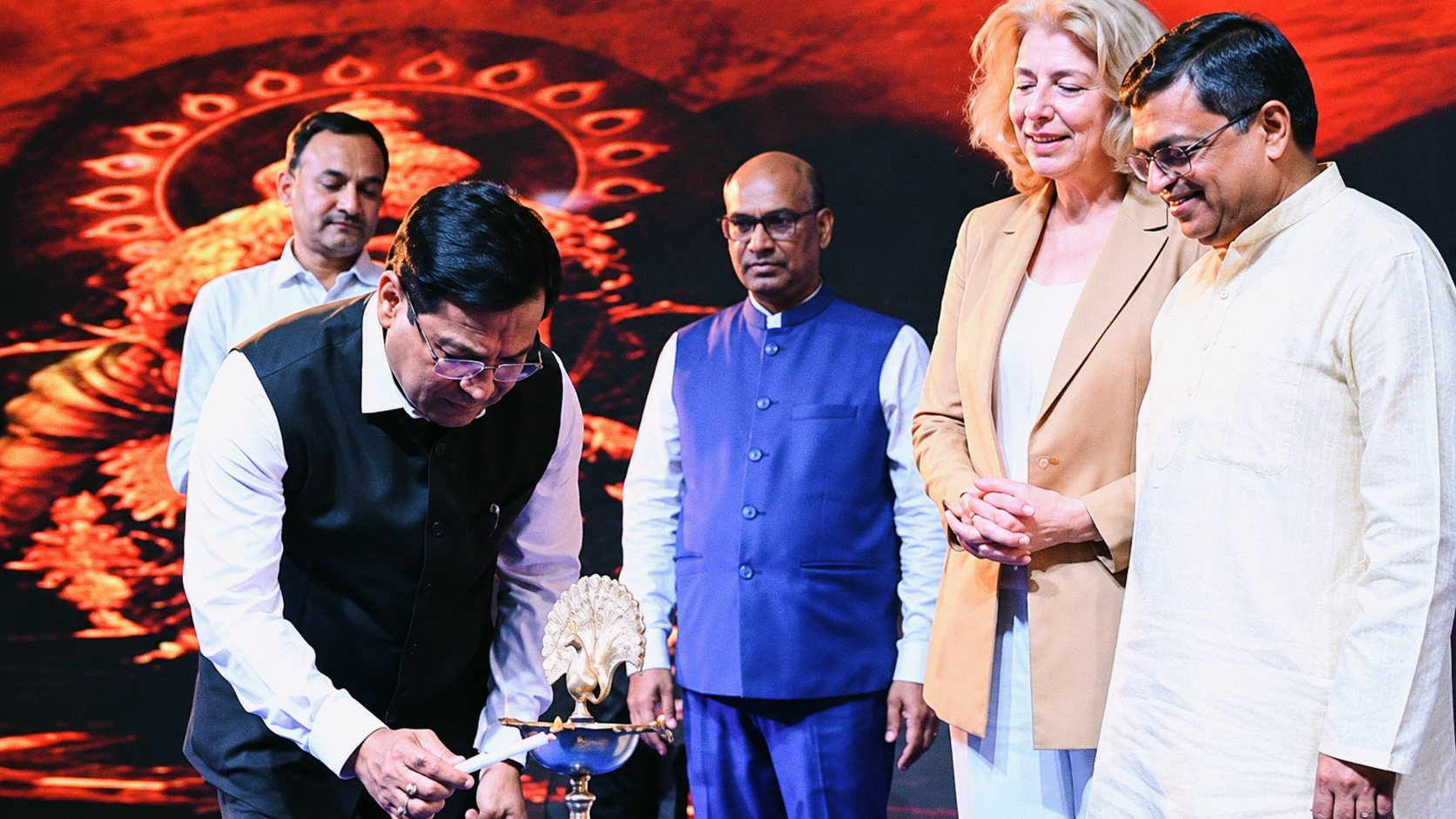भारत ने जारी किया पहला मेड-इन-इंडिया एक्जिम शिपिंग कंटेनर, मर्स्क ने दिए 1,000 और ऑर्डर, समुद्री आत्मनिर्भरता की ओर बड़ा कदम